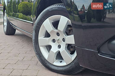Микровэн Peugeot 5008 2012 в 