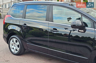 Микровэн Peugeot 5008 2012 в 