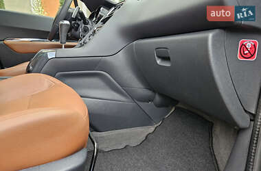 Микровэн Peugeot 5008 2012 в 