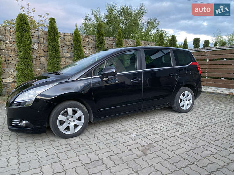 Микровэн Peugeot 5008 2013 в Стрые