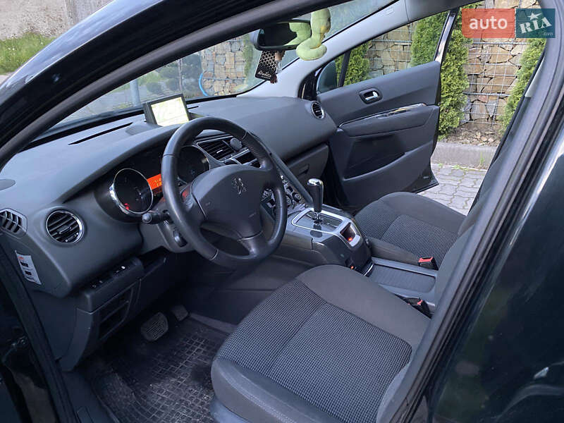 Микровэн Peugeot 5008 2013 в Стрые