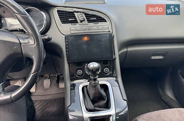 Микровэн Peugeot 5008 2010 в 