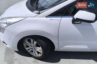 Микровэн Peugeot 5008 2012 в Киеве