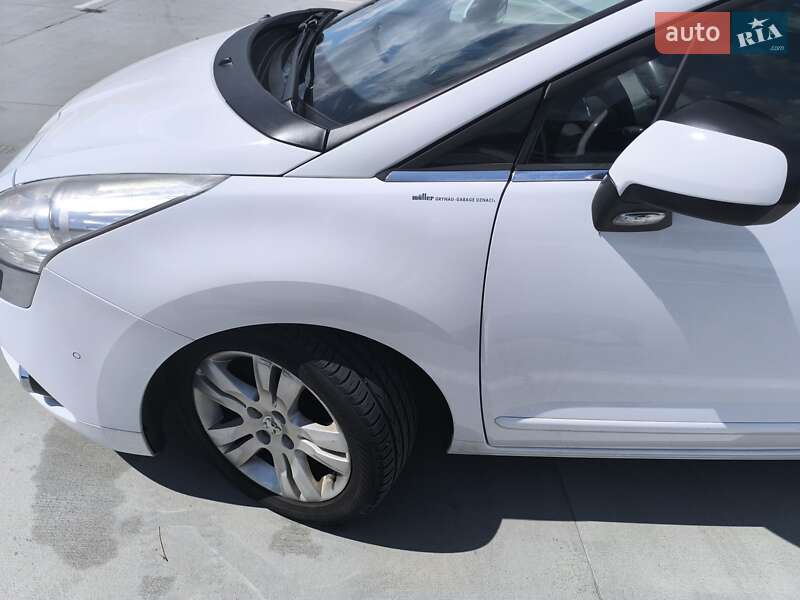 Peugeot 5008 2012
