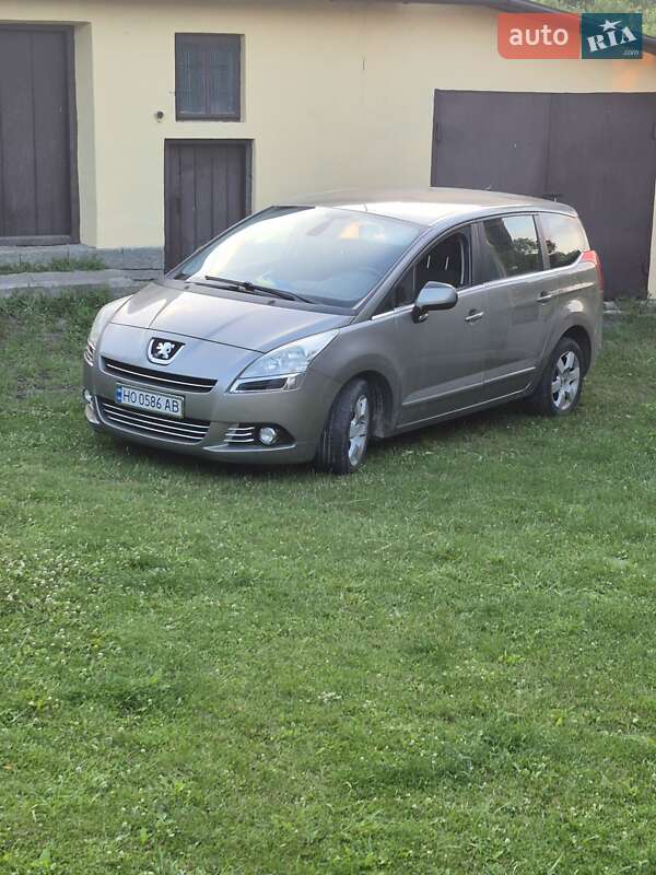 Peugeot 5008 2013