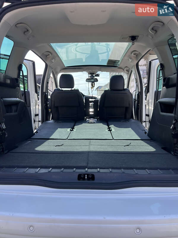 Мікровен Peugeot 5008 2011 в Вишневому