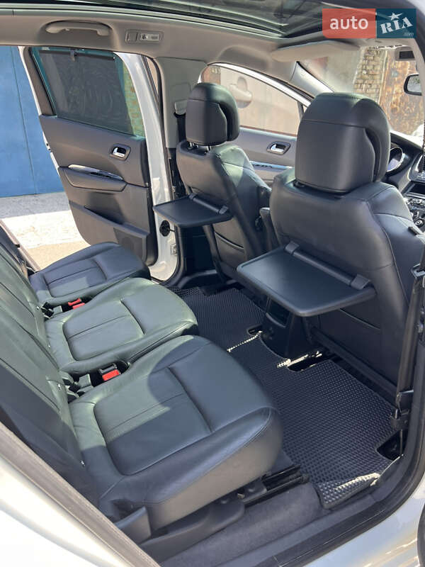 Мікровен Peugeot 5008 2011 в Вишневому