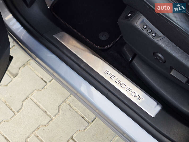 Позашляховик / Кросовер Peugeot 5008 2021 в Дубні