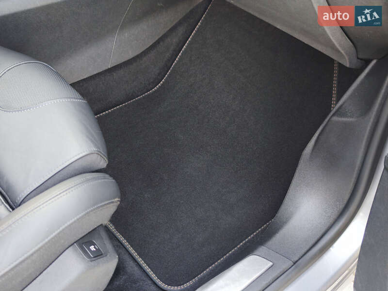 Позашляховик / Кросовер Peugeot 5008 2021 в Дубні