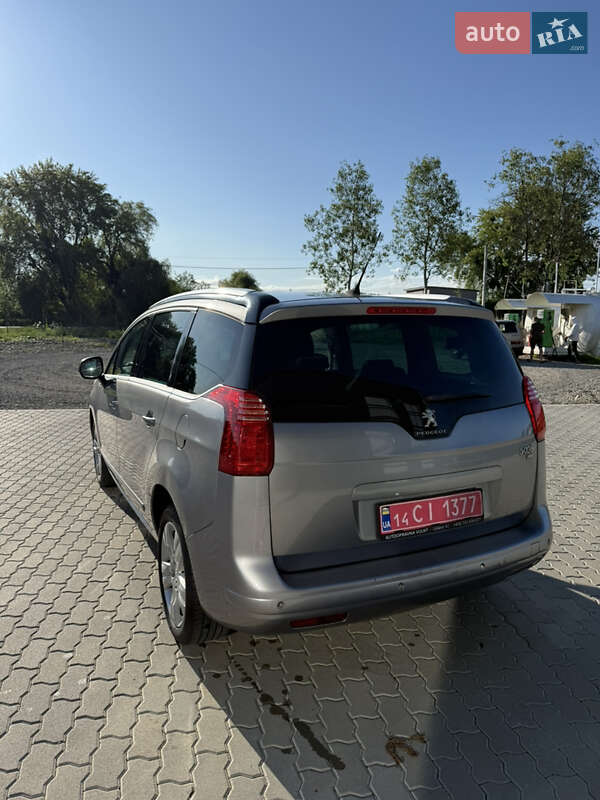 Микровэн Peugeot 5008 2014 в Калуше