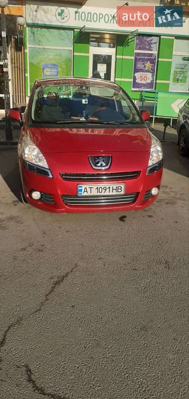 Микровэн Peugeot 5008 2011 в Рогатине