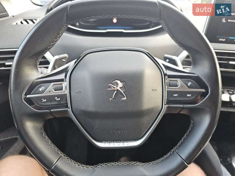 Позашляховик / Кросовер Peugeot 5008 2018 в Стрию