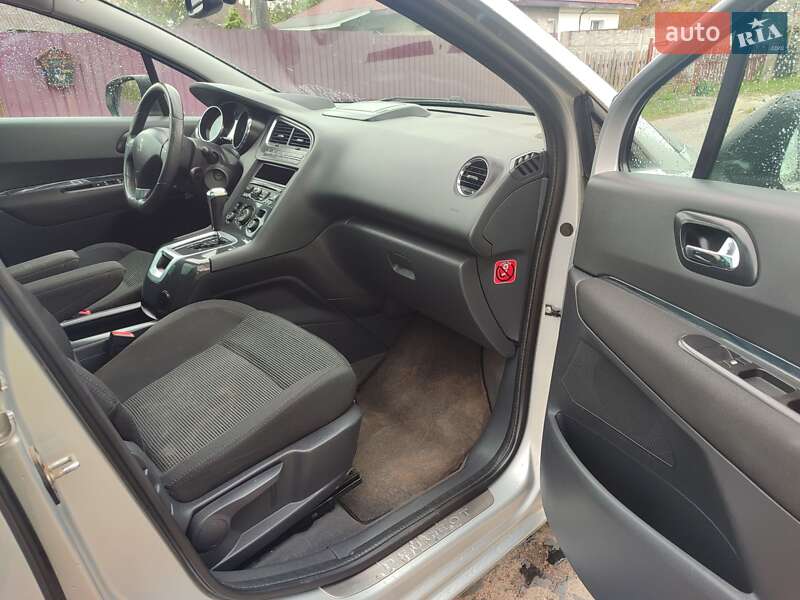 Мікровен Peugeot 5008 2010 в Ковелі