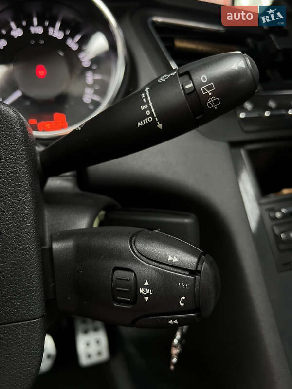 Мікровен Peugeot 5008 2010 в Чернівцях