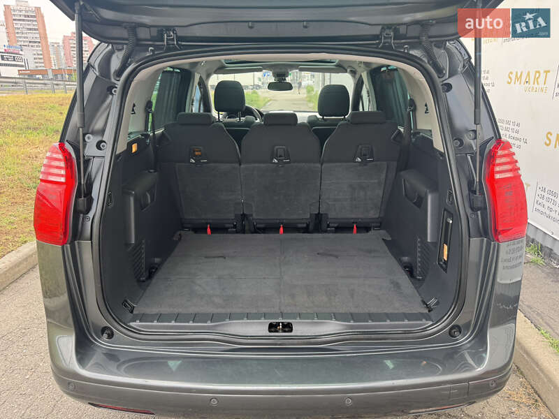 Микровэн Peugeot 5008 2013 в Киеве