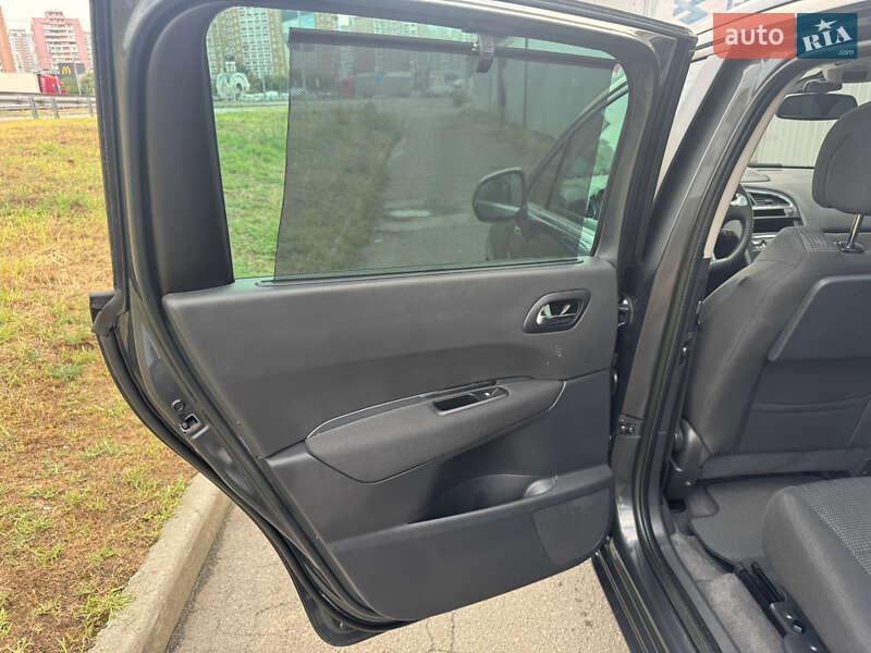 Микровэн Peugeot 5008 2013 в Киеве