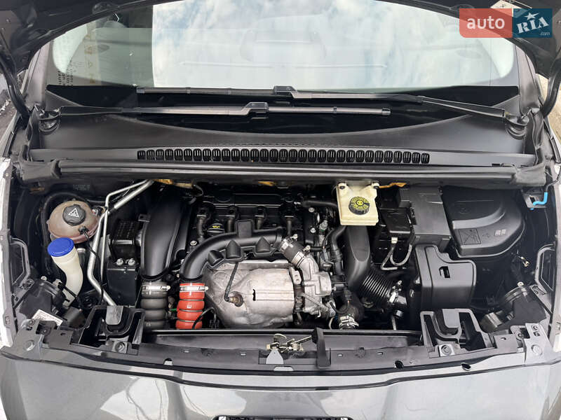 Микровэн Peugeot 5008 2013 в Киеве
