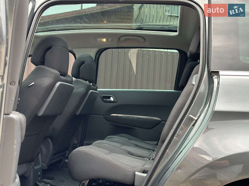 Микровэн Peugeot 5008 2009 в Луцке