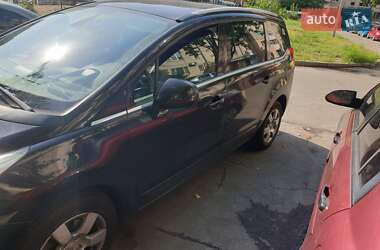 Микровэн Peugeot 5008 2011 в Киеве