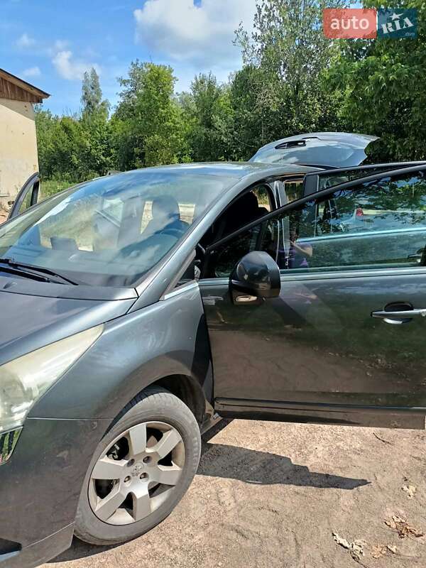 Мікровен Peugeot 5008 2010 в Олевську