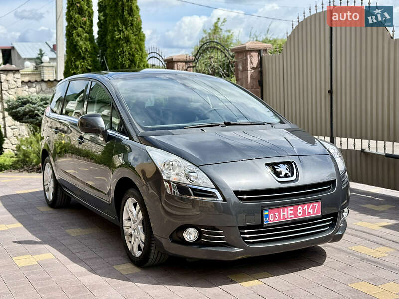 Peugeot 5008 2011