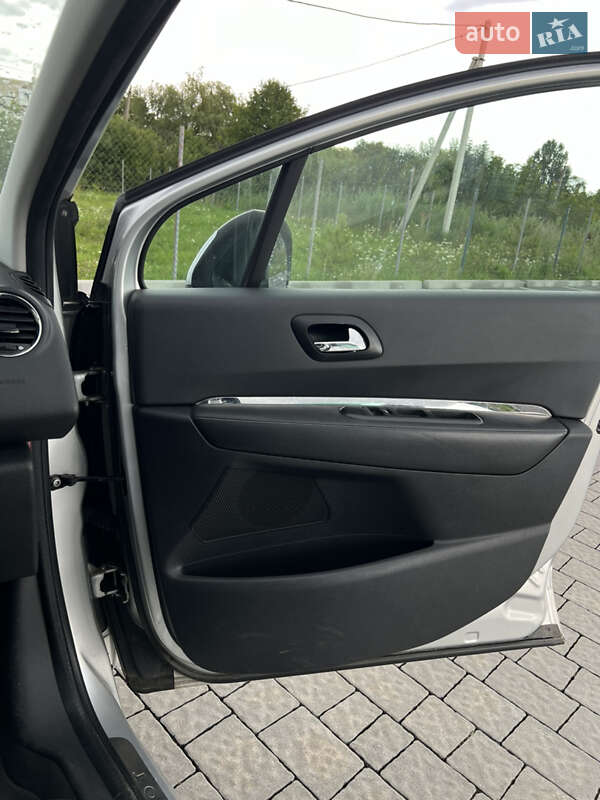 Микровэн Peugeot 5008 2009 в Львове