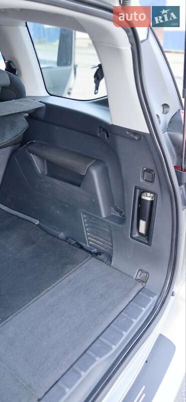 Микровэн Peugeot 5008 2010 в Виннице