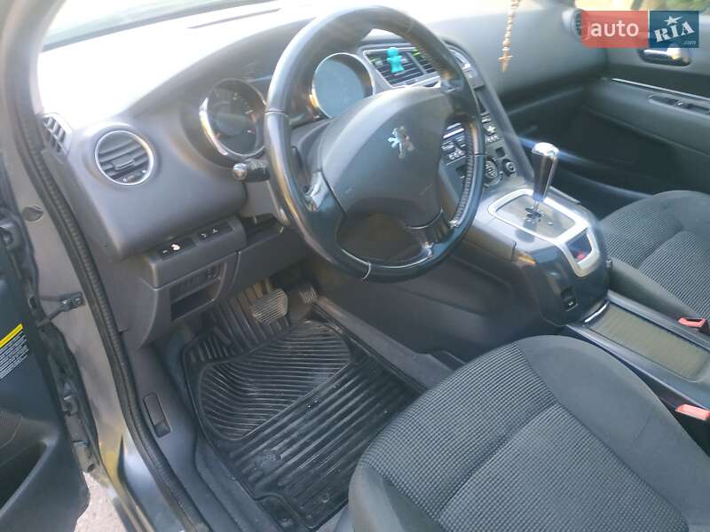 Микровэн Peugeot 5008 2012 в Радивилове