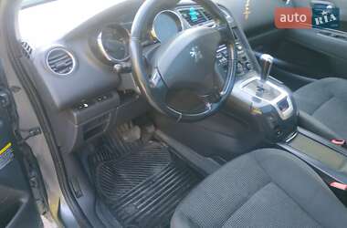 Микровэн Peugeot 5008 2012 в 