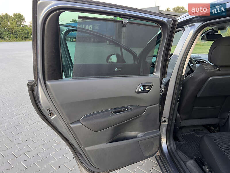 Мікровен Peugeot 5008 2011 в Луцьку