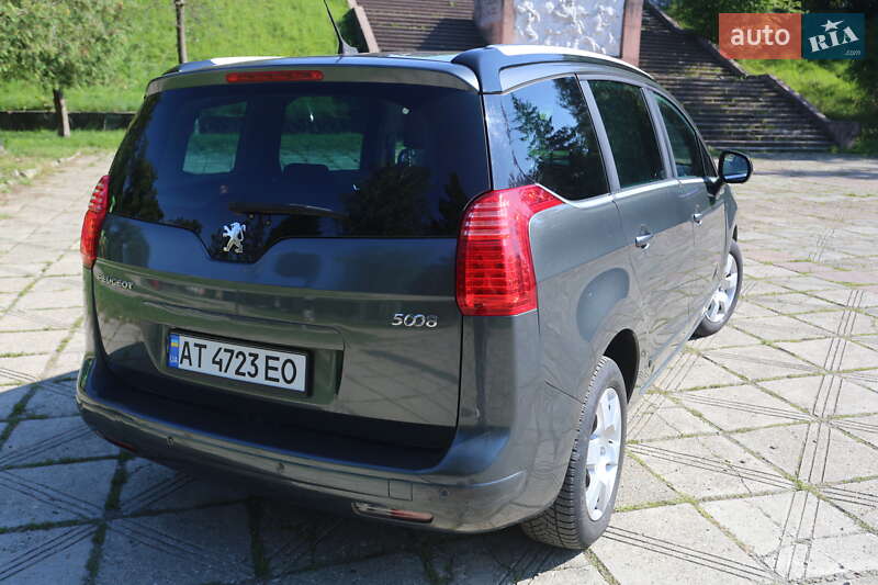 Мікровен Peugeot 5008 2013 в Косові