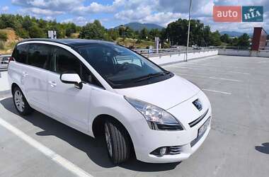 Микровэн Peugeot 5008 2012 в Ирпене