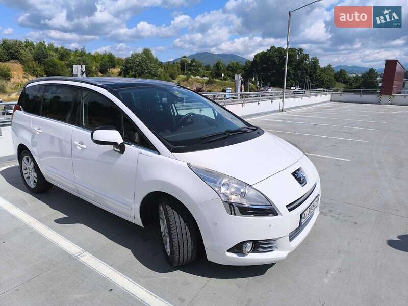 Микровэн Peugeot 5008 2012 в Арбузинке