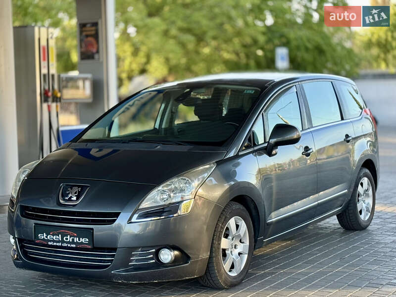 Peugeot 5008 2011