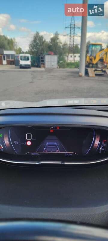 Позашляховик / Кросовер Peugeot 5008 2018 в Українці