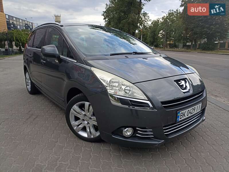 Peugeot 5008 2011