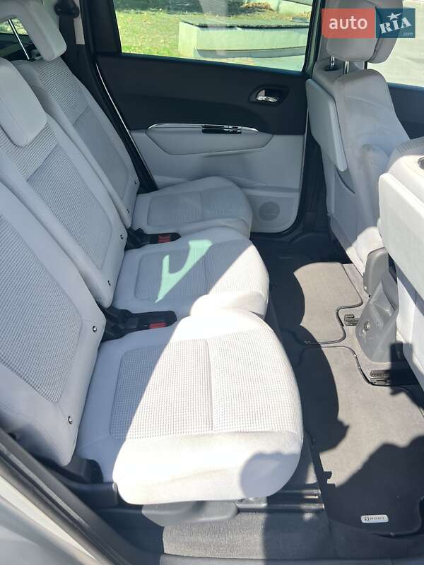 Мікровен Peugeot 5008 2010 в Южному