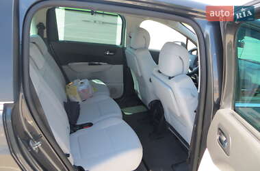 Микровэн Peugeot 5008 2013 в 