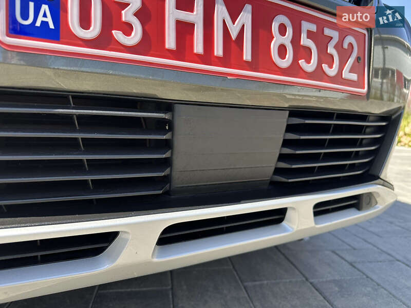 Позашляховик / Кросовер Peugeot 5008 2018 в Луцьку