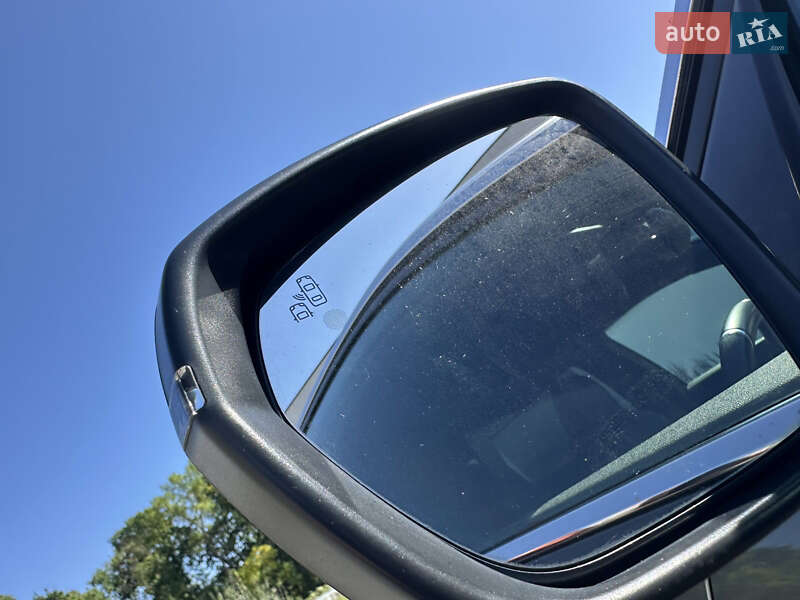 Позашляховик / Кросовер Peugeot 5008 2018 в Луцьку