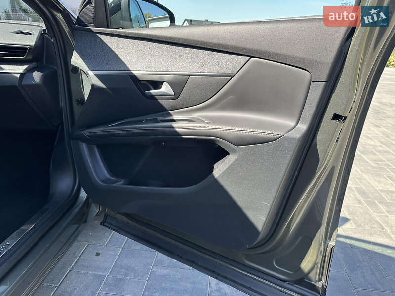 Позашляховик / Кросовер Peugeot 5008 2018 в Луцьку