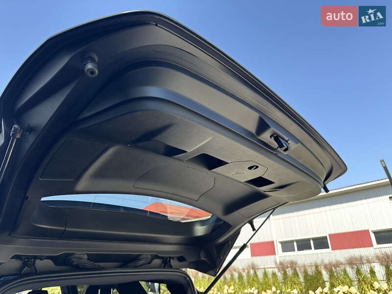 Позашляховик / Кросовер Peugeot 5008 2018 в Луцьку