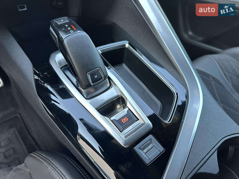 Позашляховик / Кросовер Peugeot 5008 2018 в Луцьку