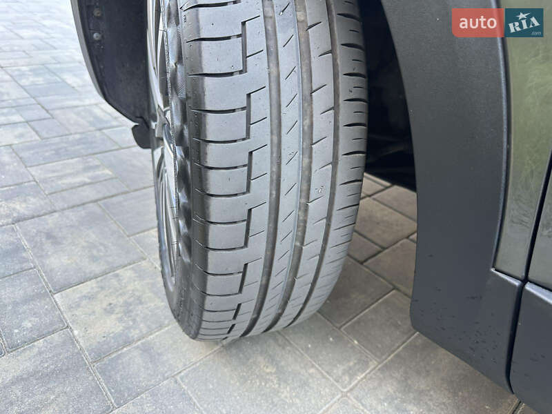 Позашляховик / Кросовер Peugeot 5008 2018 в Луцьку