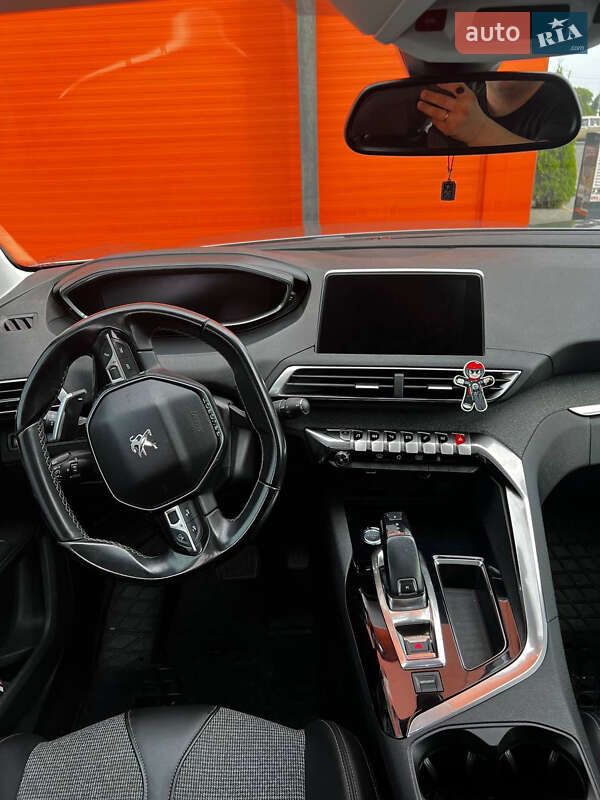 Позашляховик / Кросовер Peugeot 5008 2017 в Львові