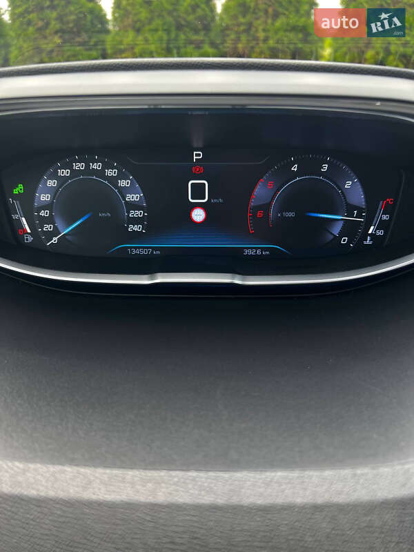 Позашляховик / Кросовер Peugeot 5008 2017 в Львові