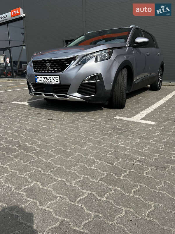 Позашляховик / Кросовер Peugeot 5008 2017 в Львові