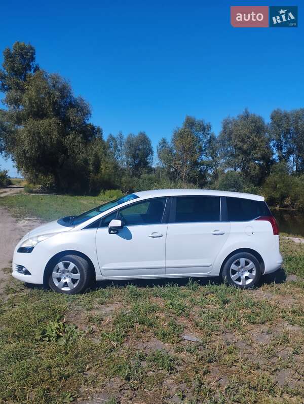 Peugeot 5008 2010 Peugeot 5008 2010