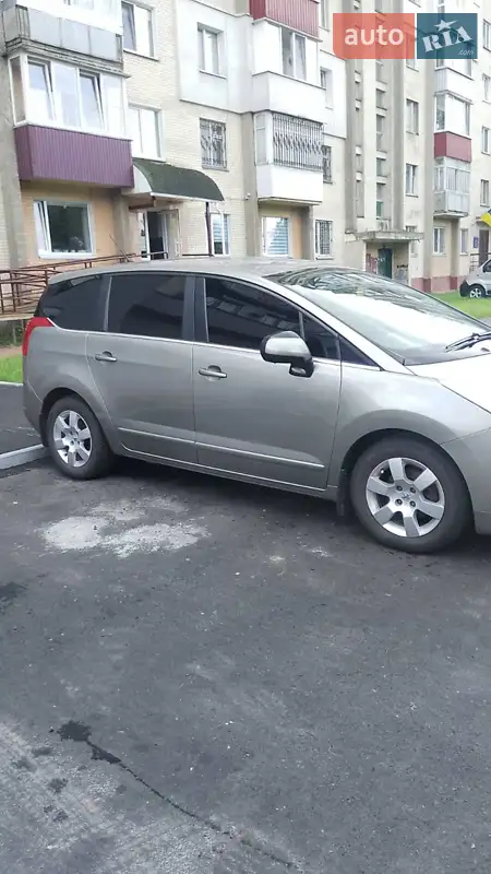 Peugeot 5008