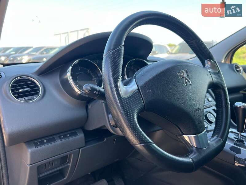 Микровэн Peugeot 5008 2014 в Львове